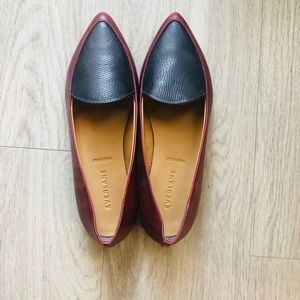 Everlane “The Modern Point” in burgundy and black